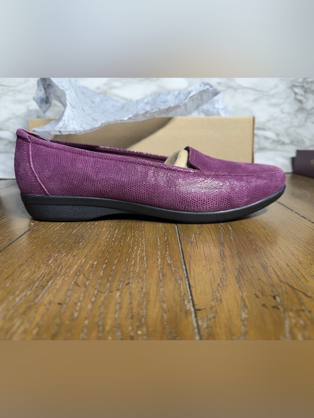 Clarks NWT Haydn Plum Leather Lizard PrinT Loafer Shoes Womens Size 10 Wide